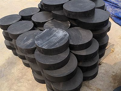 钦州板式橡胶支座由若干层橡胶片与薄钢板经加压硫化